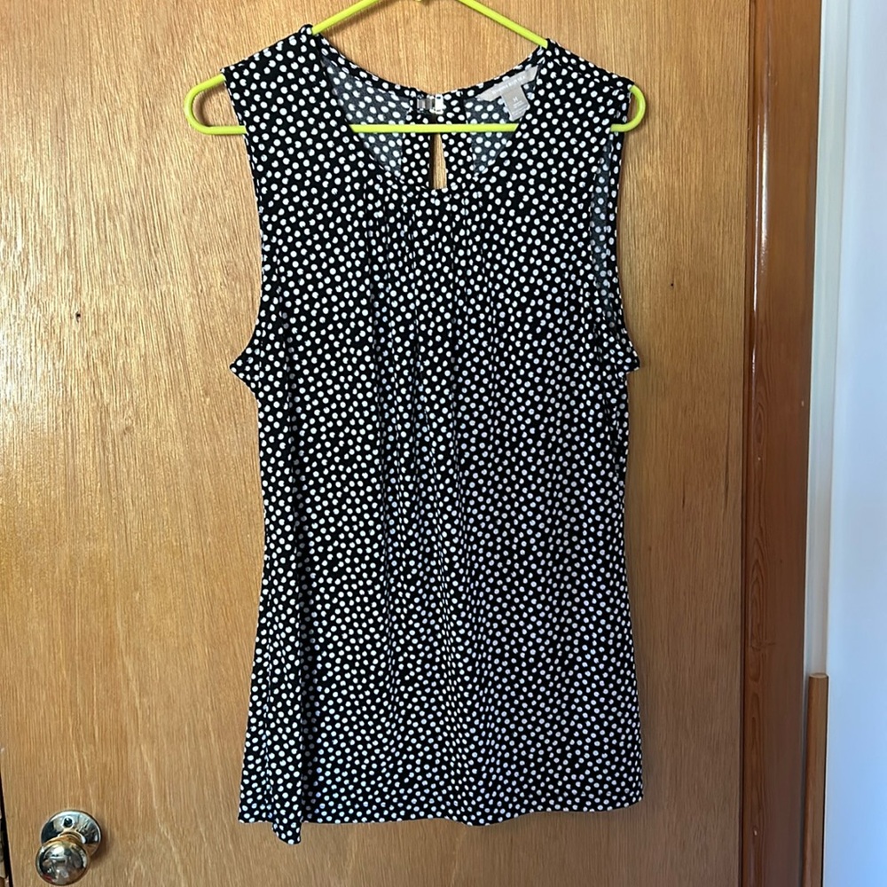 EUC sleeveless top with great drape